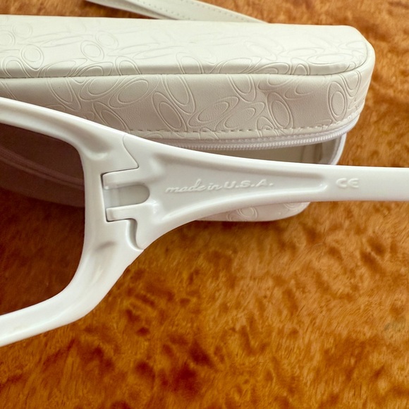 Oakley IDEAL Sunglasses - Picture 5 of 5